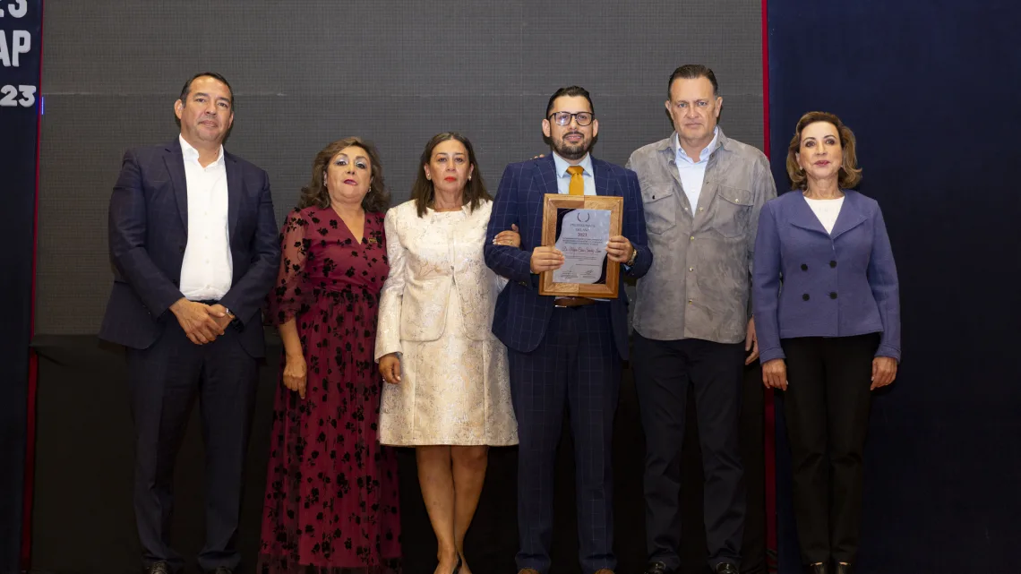 Encabeza Gobernador entrega de reconocimientos a Profesionistas del Año 2023 en SJR