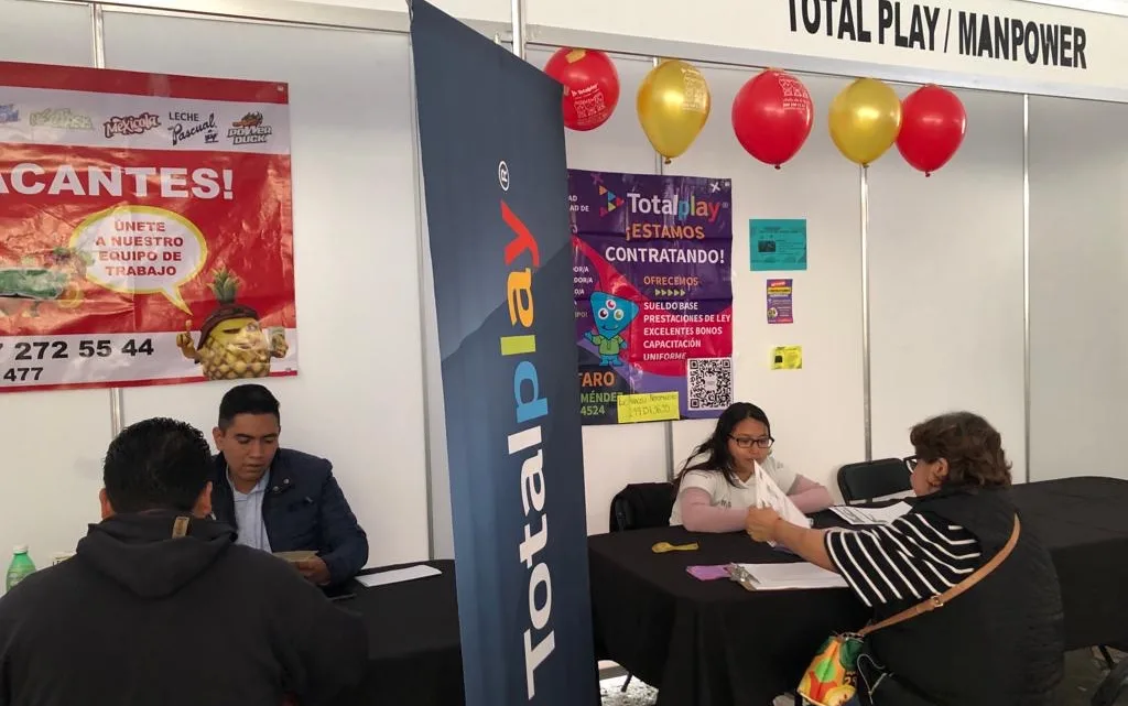 Promueve ST mil 300 plazas vacantes en San Juan del Río