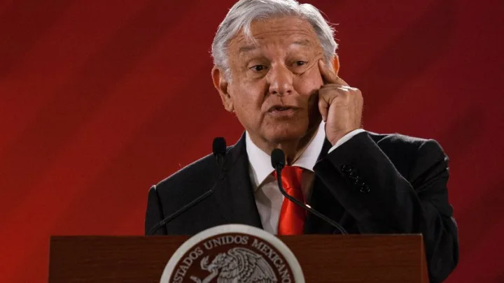 López Obrador critica la destinación de dinero para armas de E.U