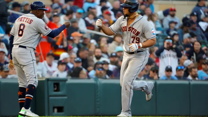 “Los Astros de Houston Dominan a los Mellizos de Minnesota con una Victoria de 9-1”