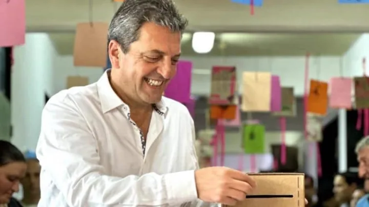Sergio Massa encabeza las elecciones presidenciales en Argentina