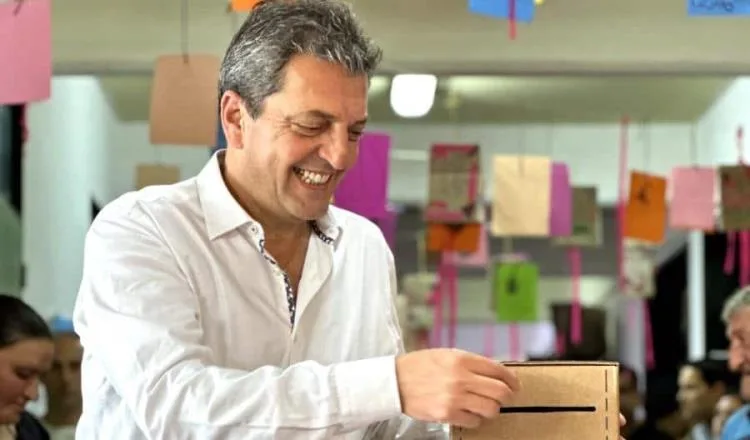 Sergio Massa encabeza las elecciones presidenciales en Argentina