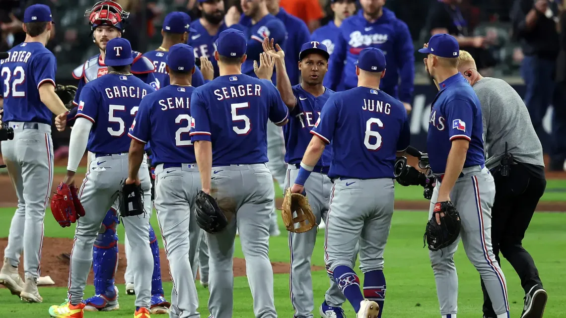 Los Rangers de Texas Brilla en el Primer Juego de la Serie de Campeonato de la Liga Americana