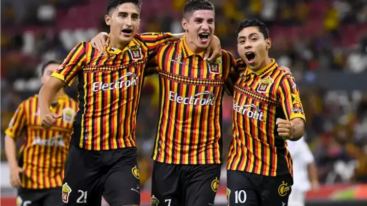 Leones Negros toman el liderato de la liga de expansión