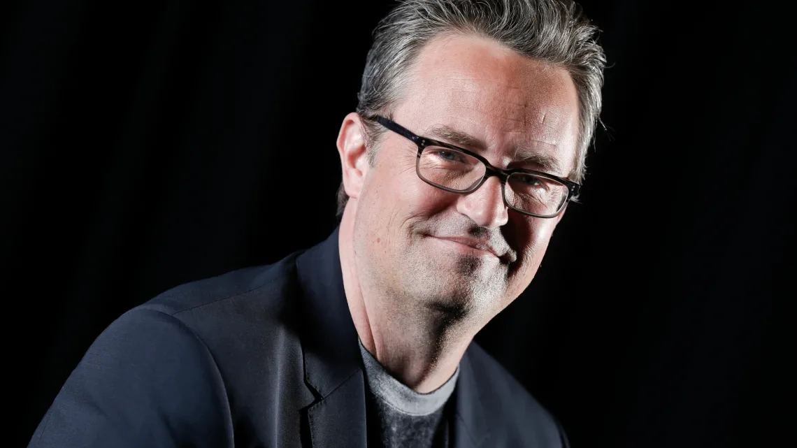  “Matthew Perry Adelantó su Trágico Destino en sus Memorias”