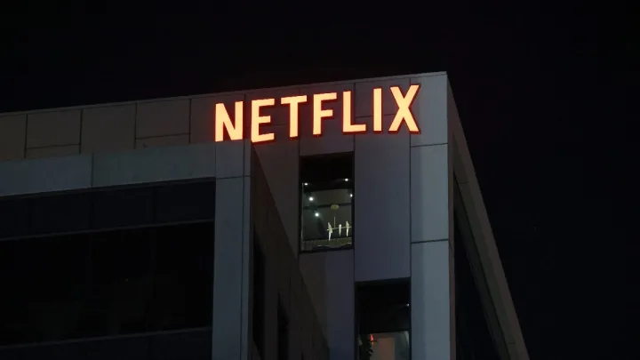 ¡No de nuevo! Netflix, en planes de subir sus precios a nivel mundial 