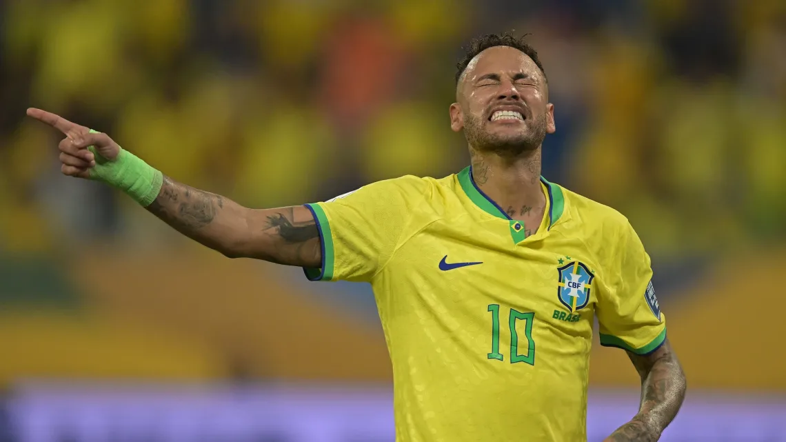 Uruguay le da un nuevo golpe a Brasil, que sufre por Neymar