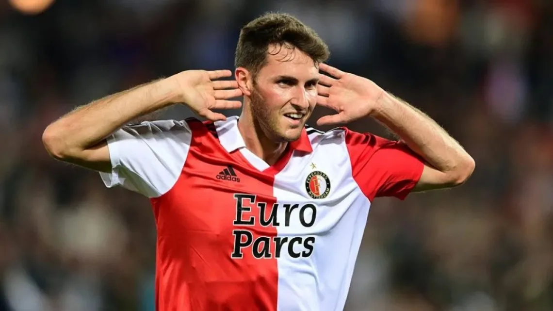  “Santi Giménez Debuta con un Doblete de Ensueño en la Champions League”