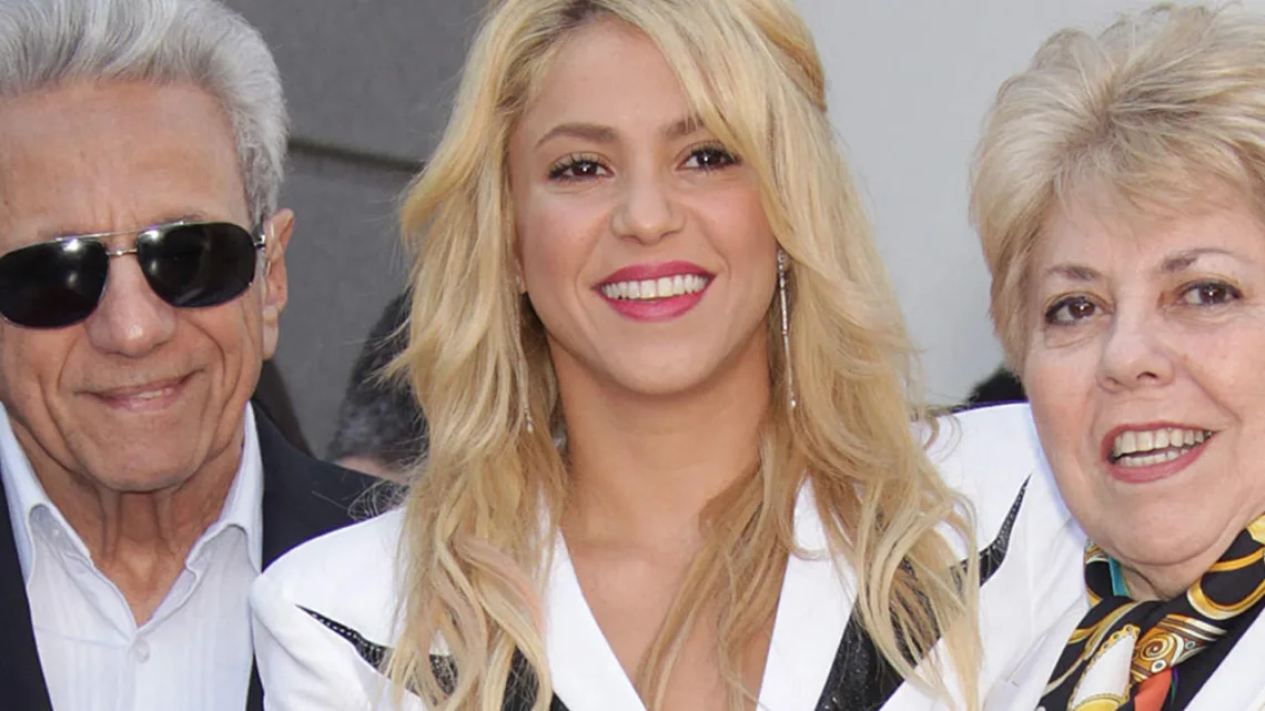 Shakira Viaja de Urgencia a Colombia por la Salud de su Padre