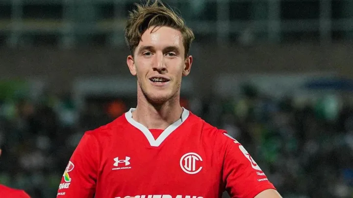 “Desmienten Rumores sobre Traspaso de Marcel Ruiz: Toluca Niega Pláticas con Chivas”