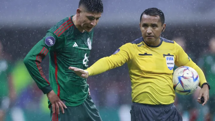 “Controversia en el México vs Honduras: ¿Árbitro tuvo razón en el Tiempo Agregado?”