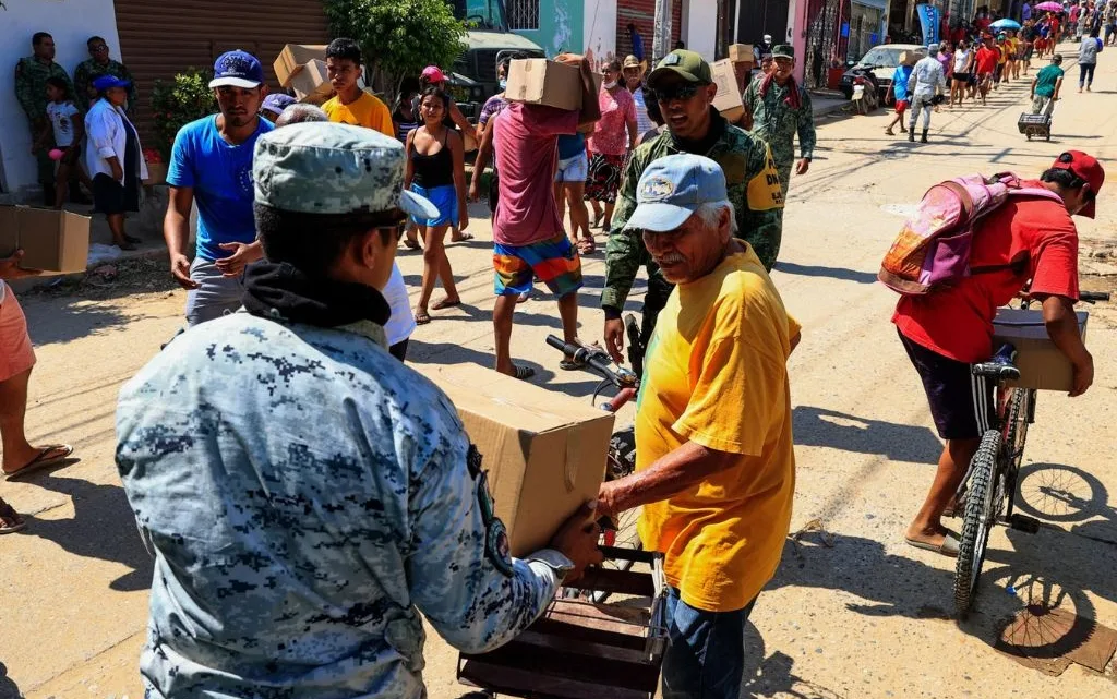 AMLO: Hoy inicia entrega de enseres “casa por casa” para damnificados