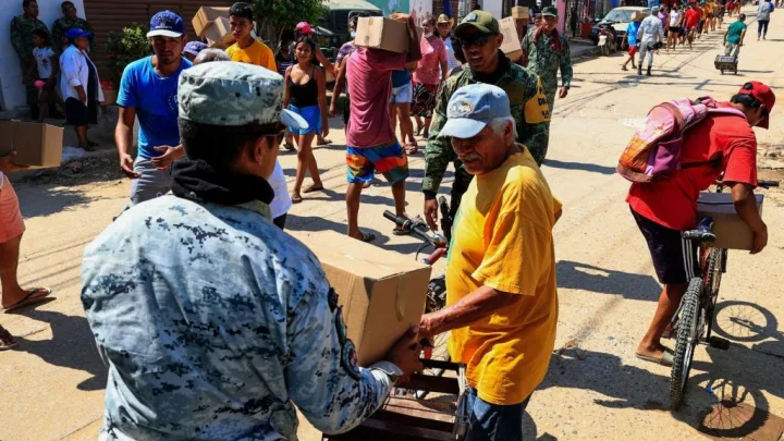 AMLO: Hoy inicia entrega de enseres “casa por casa” para damnificados