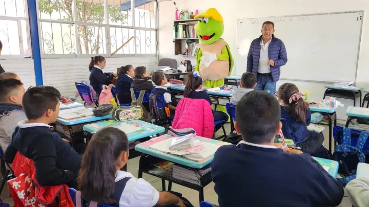 Capacita SESA a población escolar de El Marqués en prevención de accidentes