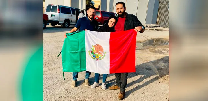  Mexicana Bárbara Lango y su esposo salen de la Franja de Gaza