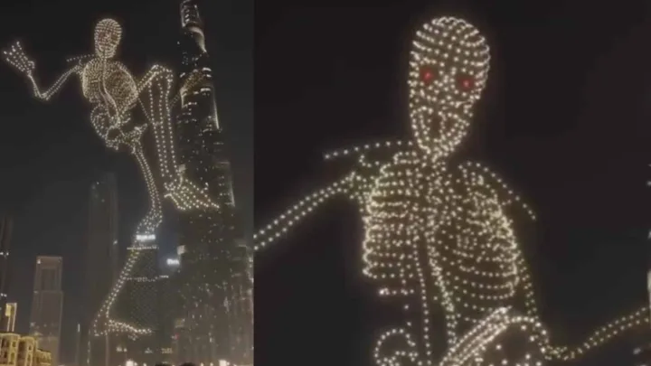 Dubái: Por Halloween miles de drones crean un esqueleto gigante 