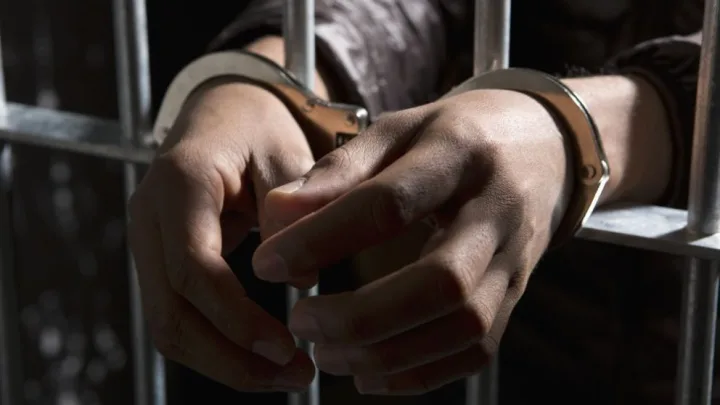 Condenan a seis ultraderechistas por incidentes en Francia
