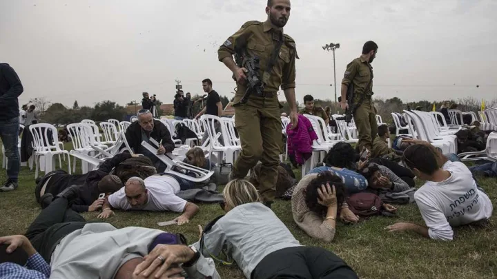 “Tiktokers” filman un kibutz arrasado por Hamas en el sur de Israel