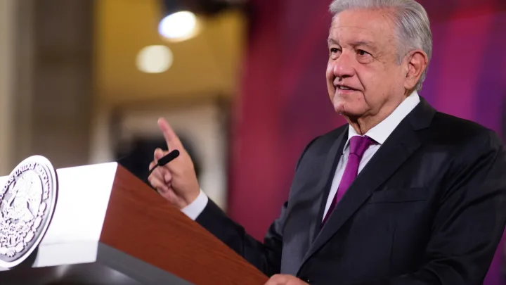AMLO sigue con un “tutupiche” en el ojo derecho