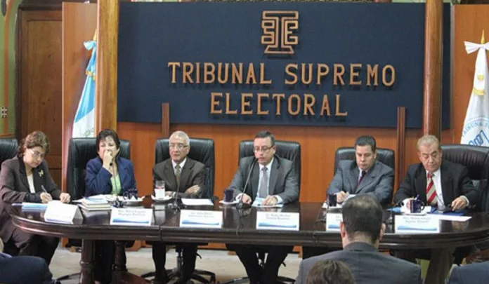 Tribunal electoral suspende a Movimiento Semilla, partido del presidente electo de Guatemala