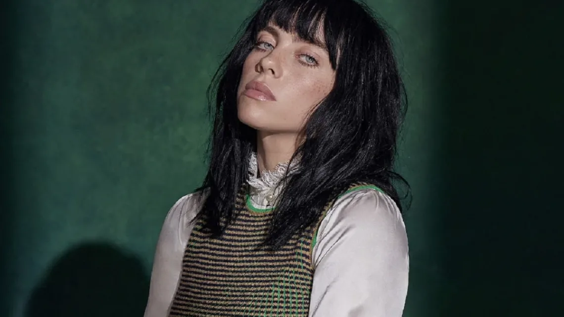 “Billie Eilish Rompe el Silencio: Confiesa su Atracción por las Mujeres y sus Desafíos con la Feminidad”