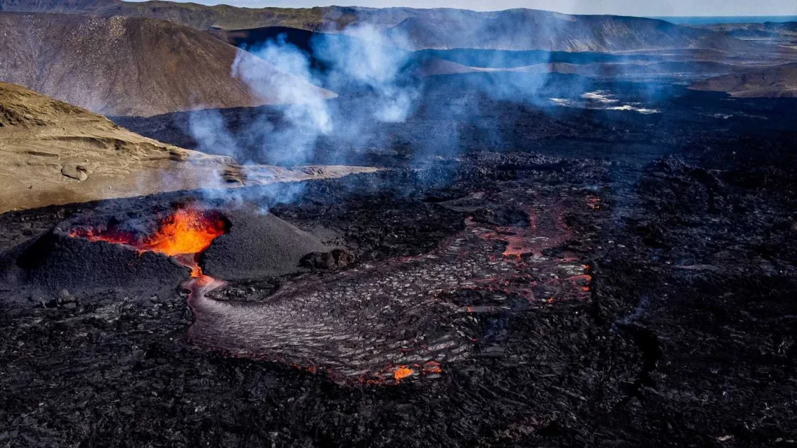 Islandia advierte una posible erupción volcánica tras una serie de terremotos