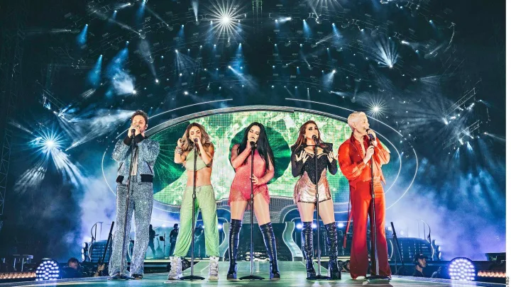 “RBD Rompe Récord de Taquilla en Estados Unidos Superando a One Direction”