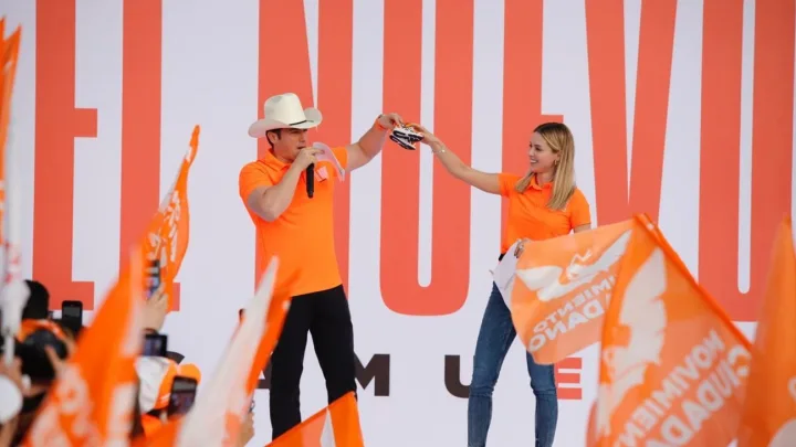Samuel García recorrerá todo el país en un Tesla para su campaña