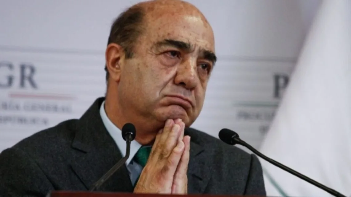Dan prisión domiciliaria a Murillo Karam, pero no saldrá de la cárcel