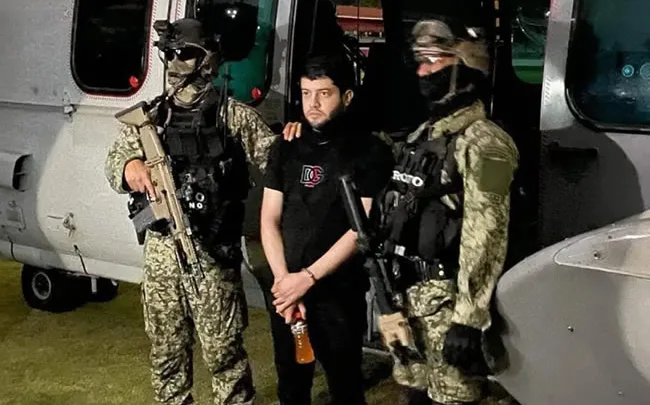 Una jueza federal detiene la extradición inmediata de “El Nini” a E.U