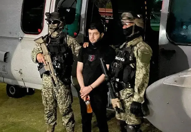 Una jueza federal detiene la extradición inmediata de “El Nini” a E.U