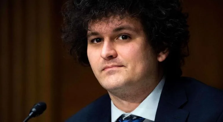 Enfrenta pena de 100 años Bankman-Fried fundador de FTX, la plataforma de criptomonedas