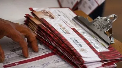 Expertos ven inviable plan de AMLO para alza en pensiones