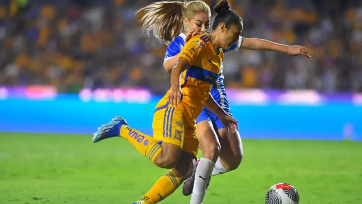 Tigres Femenil Avanza a la Final con Polémica: Supera a Rayadas en un Partido Ajustado