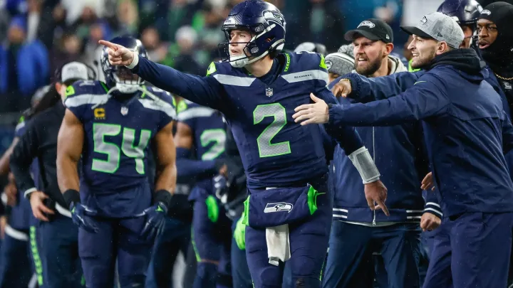 “Revuelo en la Noche: Seahawks Despiertan y Derrotan a los Eagles en un Final Electrizante”