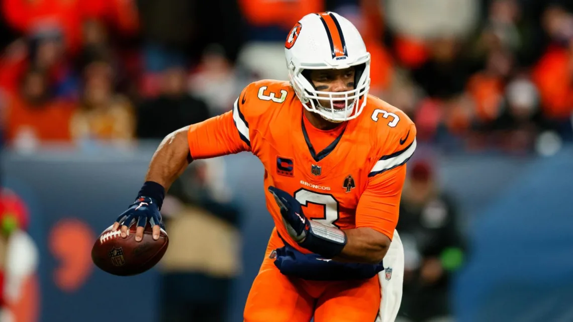 “Russell Wilson, Estelar Quarterback de los Denver Broncos, Enviado a la Banca en Medio de Temporada Disputada”