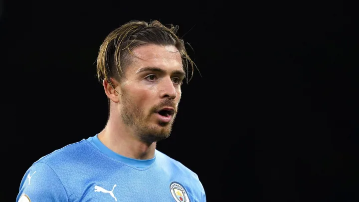 “Robo Millonario en la Residencia de Jack Grealish durante Partido del Manchester City”