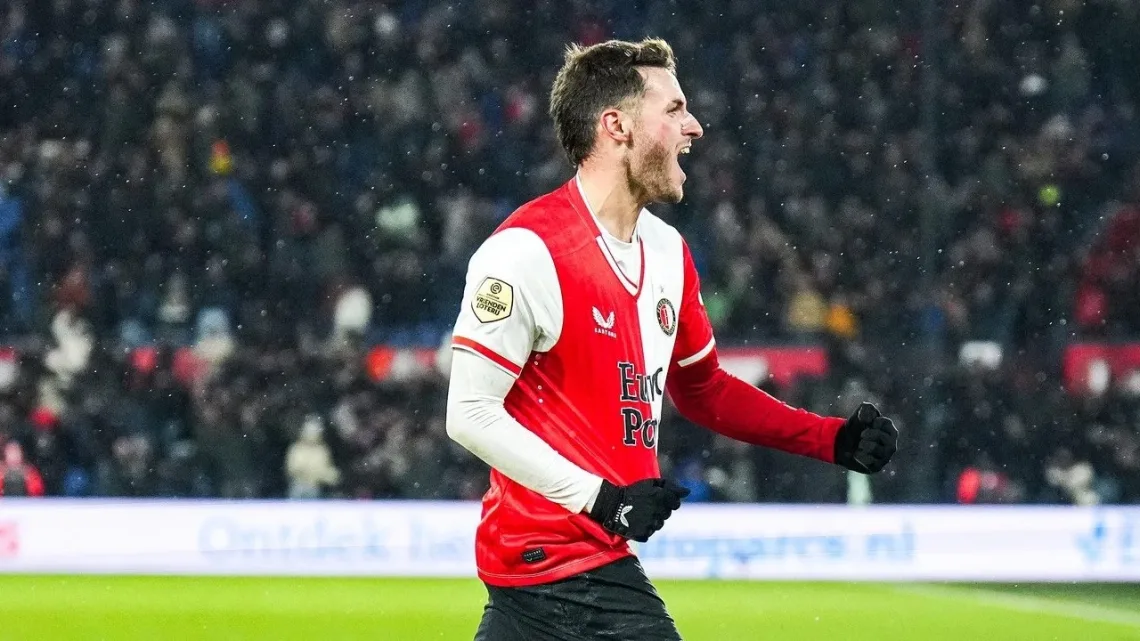“Santiago Giménez da la Victoria al Feyenoord e Impone Récord en la Eredivisie”