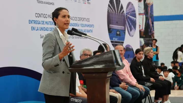 Renuevan espacios deportivos en San Juan del Río