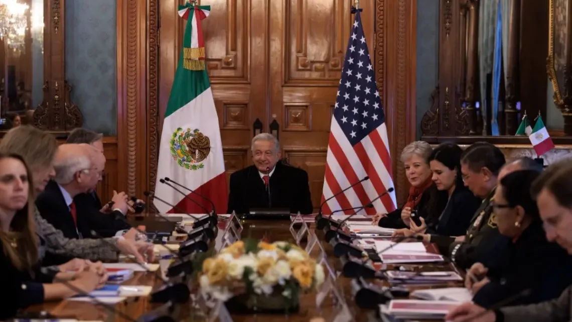 “López Obrador Celebra Acuerdo con Estados Unidos para Abrir Pasos Fronterizos”