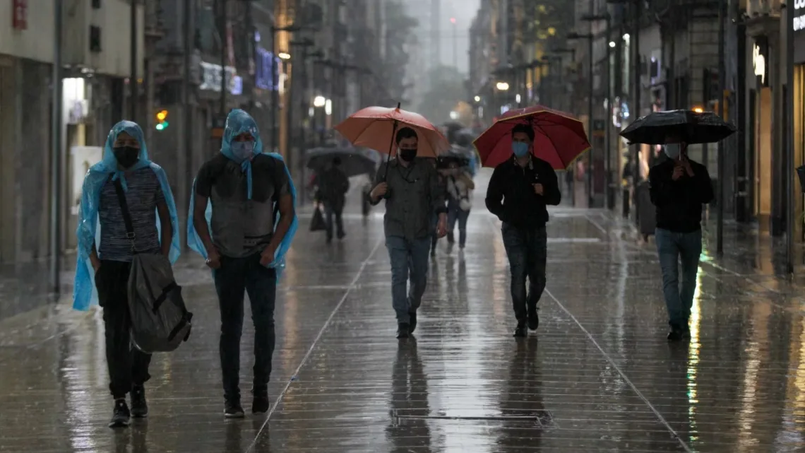  “Frente Frío 19 Desata un Espectáculo Meteorológico: Lluvias, Frío Intenso y Posible Nieve en México”