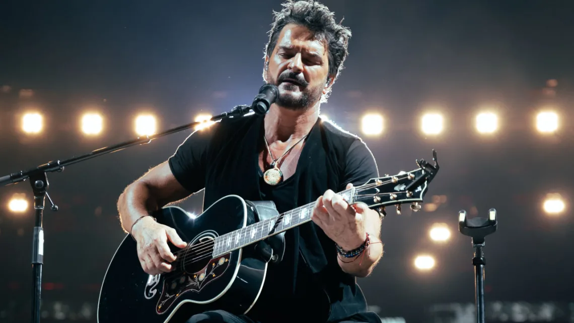 “Ricardo Arjona Anuncia su Retiro de los Escenarios: Una Despedida por Problemas de Salud”