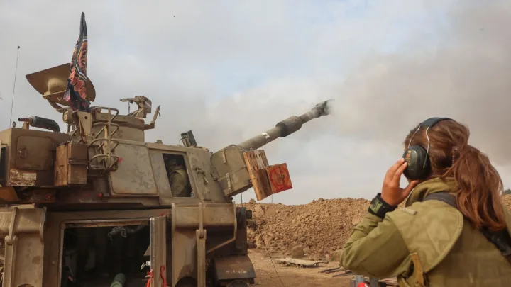 Israel ataca la segunda ciudad más grande de Gaza en una nueva fase de la guerra