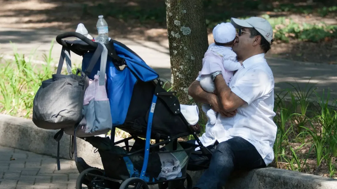  “Histórico Avance: Aprobada Reforma que Amplía el Permiso de Paternidad en México”