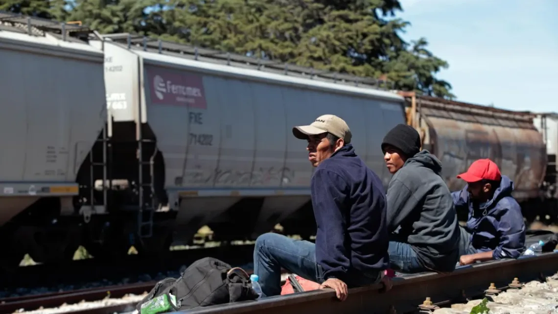 “Impacto Económico en México por el Cierre Ferroviario en Texas Debido a la Ley Antimigrantes”