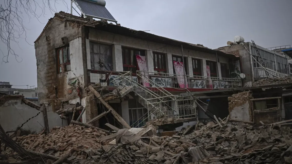 “Tragedia en Gansu, China: – Terremoto de 5.9 Deja Más de 200 Heridos y 111 Personas Fallecidas”