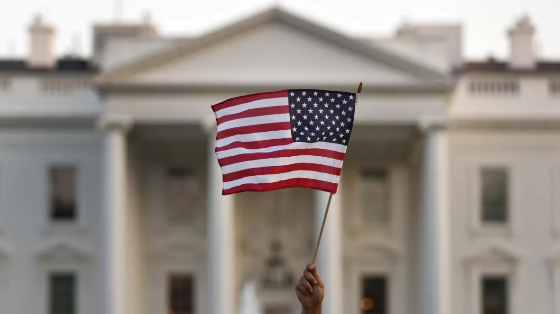  “Casa Blanca Critica la Ley de Texas por ‘Deshumanizar’ a los Migrantes”