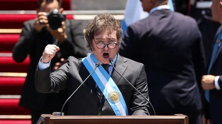  “Javier Milei Inicia su Mandato en Argentina con Anuncios Impactantes”