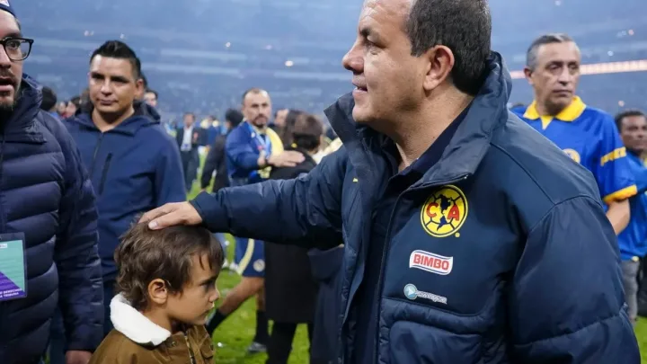 “Cuauhtémoc Blanco, la Voz de la Pasión: Felicita con Emoción al América por su 14º Título”