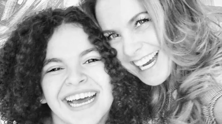 “Lucero y Lucerito Lamentan el Homicidio de una Fan Muy Querida”